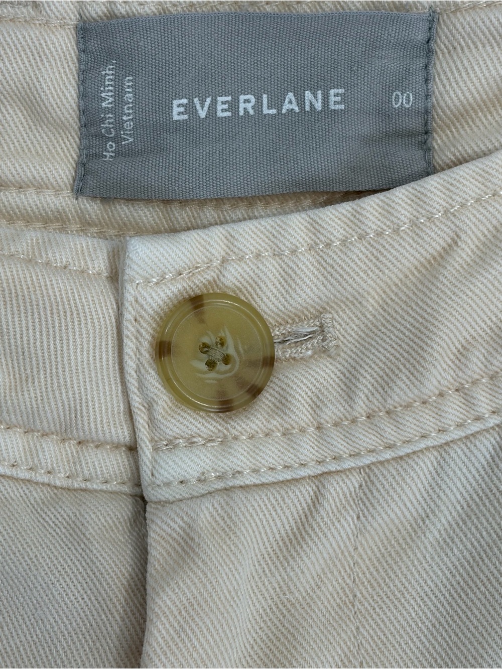 Everlane The Utility Barrel 100% TENCEL™ Lyocell Cream High-Waist Pants (00) - Picture 3 of 9